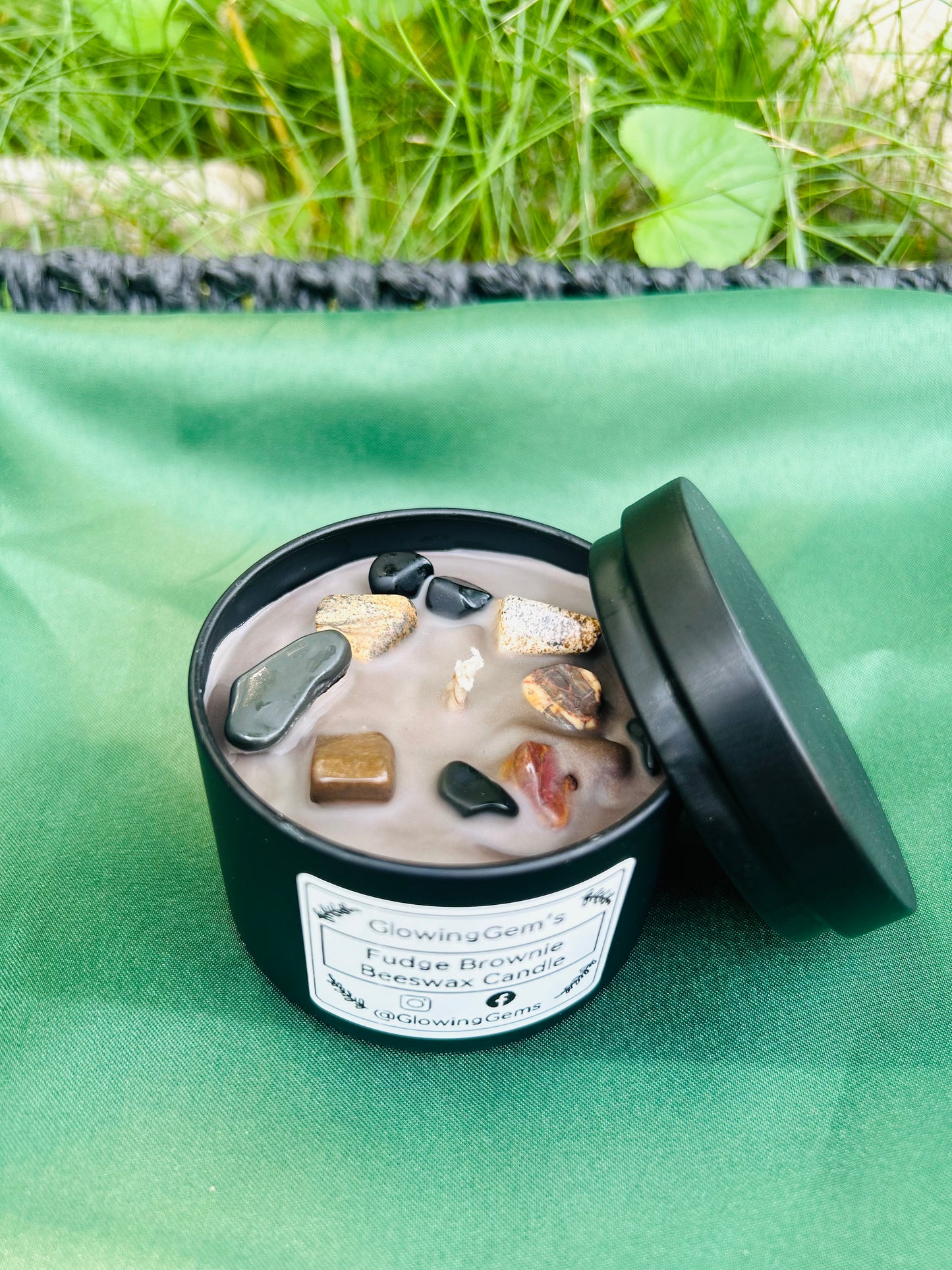 Hand-Poured Fudge Brownie Beeswax Candle (8oz - 4oz)