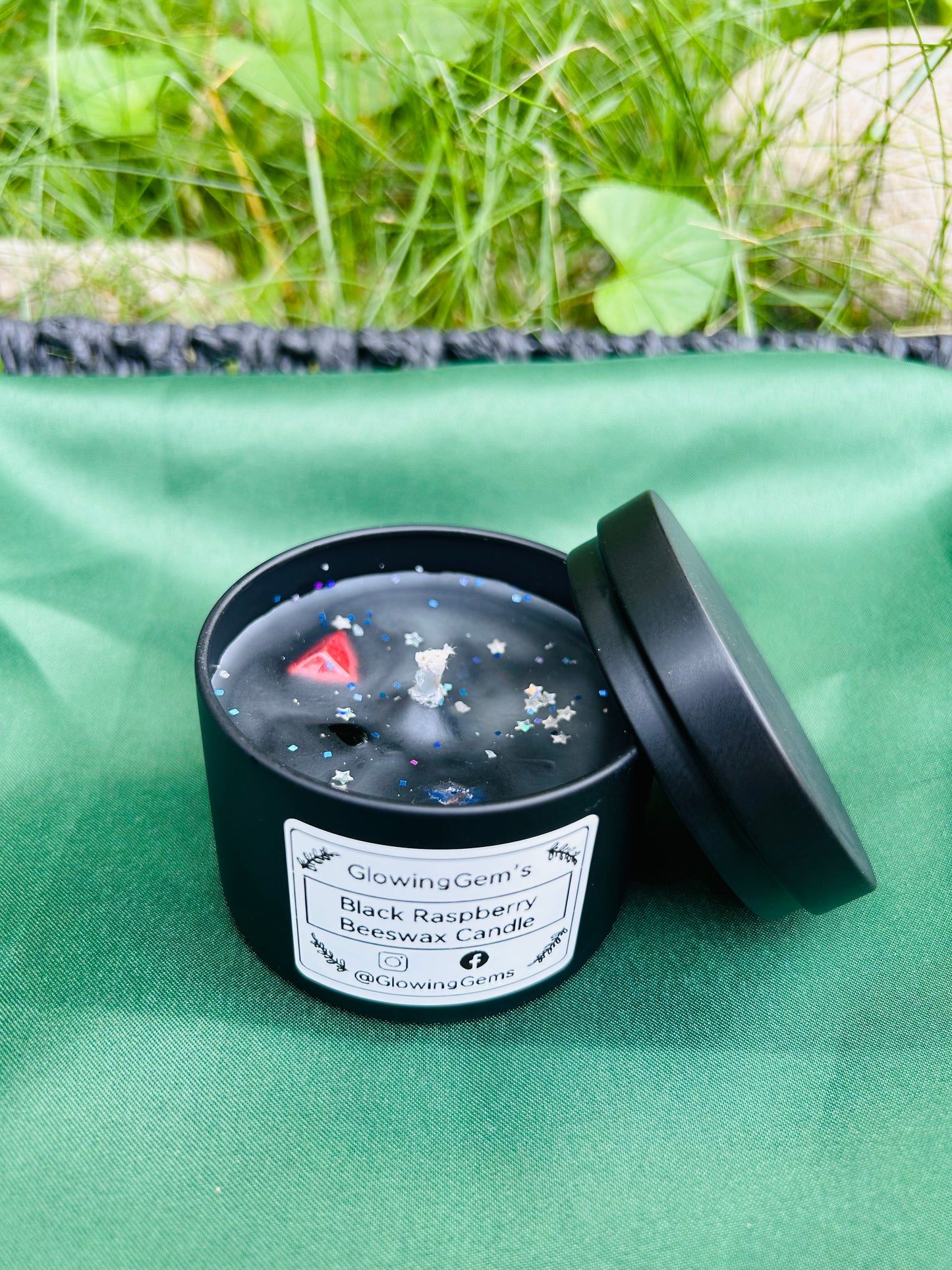 Hand-Poured Black Raspberry Beeswax Candle! (8oz - 4oz)