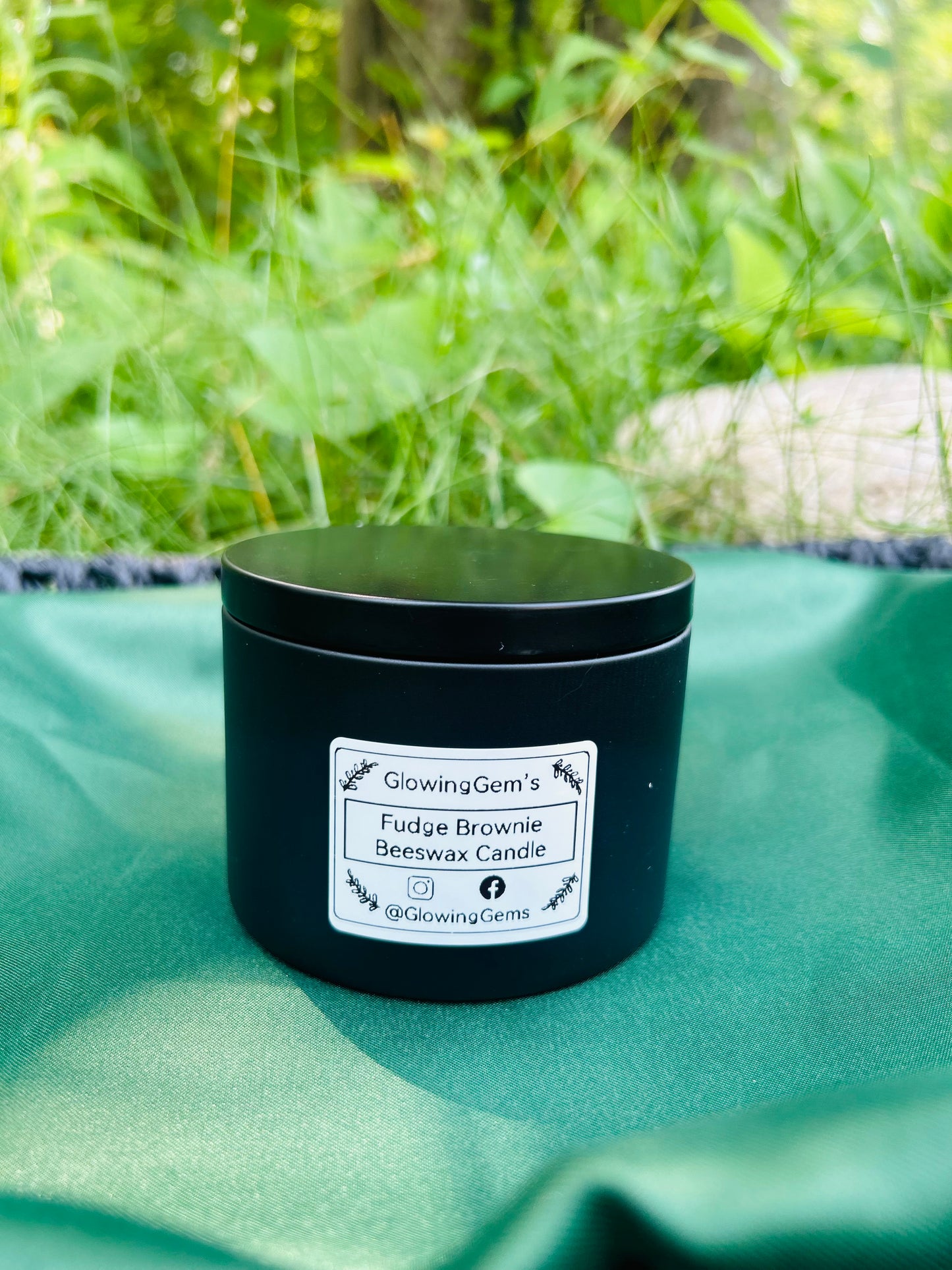 Hand-Poured Fudge Brownie Beeswax Candle (8oz - 4oz)