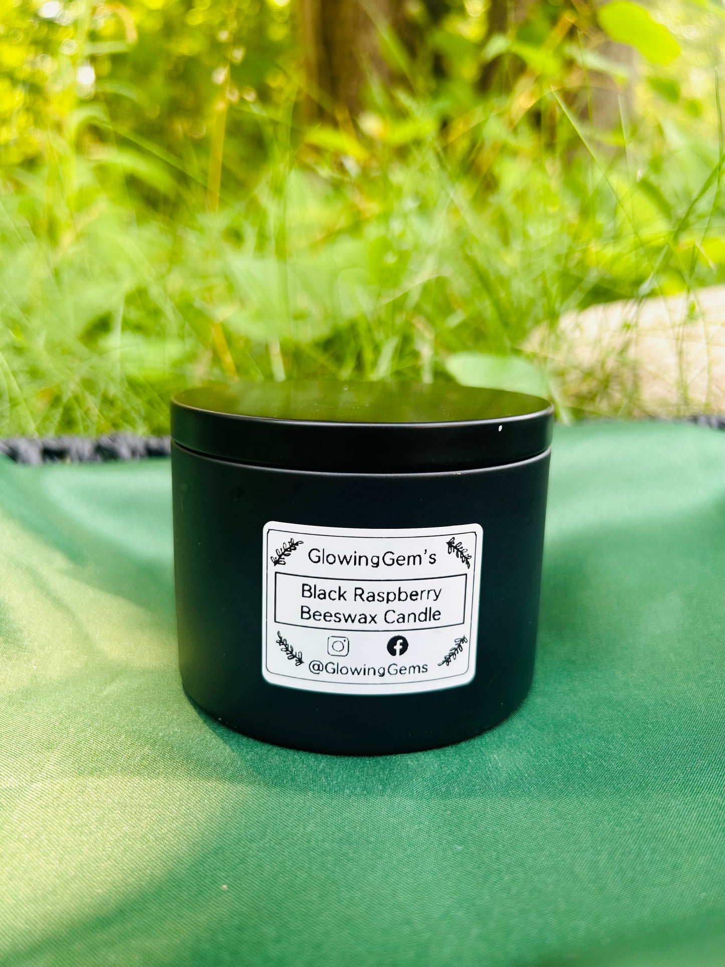Hand-Poured Black Raspberry Beeswax Candle! (8oz - 4oz)